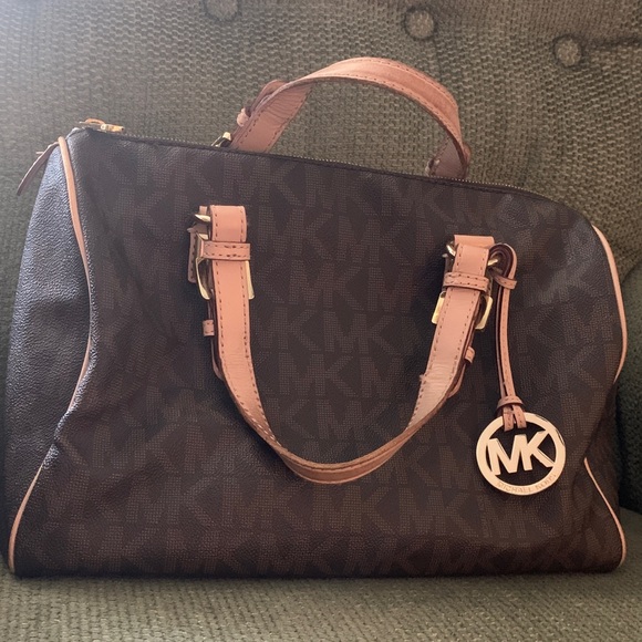 Michael Kors Handbags - Michael Kors Grayson Satchel